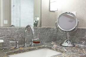 Beachfront Condo With Large Balcony