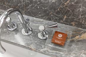 Charming Beachfront Condo With Large Balcony