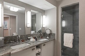 Charming Beachfront Condo With Large Balcony