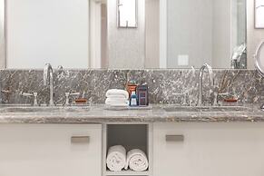 Charming Beachfront Condo With Large Balcony