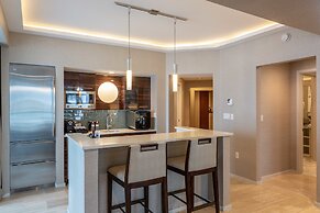 Charming Beachfront Condo With Large Balcony