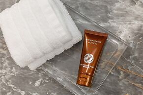 Charming Beachfront Condo With Large Balcony