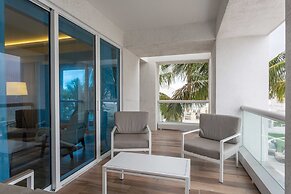 Charming Beachfront Condo With Large Balcony