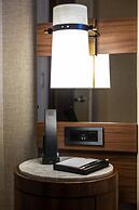 Charming Beachfront Condo With Large Balcony