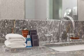 Charming Beachfront Condo With Large Balcony