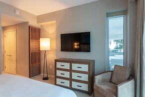 Charming Beachfront Condo With Large Balcony