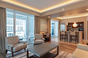 Charming Beachfront Condo With Large Balcony