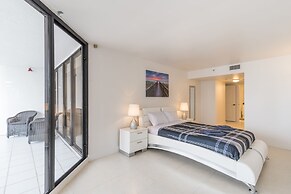 Stunning Balcony Views 3 Bedroom