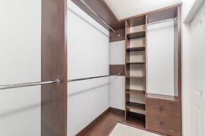 Stunning Balcony Views 3 Bedroom