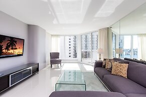 Sea-view Romantic Suite Minutes From the Beach