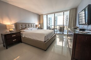 Sea-view Romantic Suite Minutes From the Beach