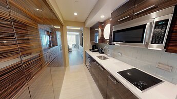 Luxury Condo on the Beach