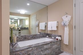 Luxury Condo on the Beach