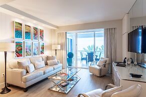 Luxury Condo on the Beach