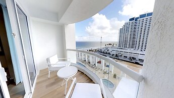 Luxury Condo on the Beach