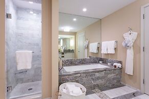 Luxury Condo on the Beach