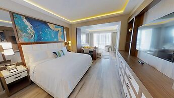 Luxury Condo on the Beach