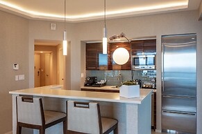 Oceanview Condo in Central Beach