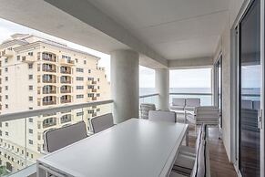 Oceanview Condo in Central Beach