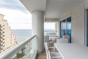 Oceanview Condo in Central Beach