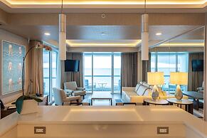 Oceanview Condo in Central Beach