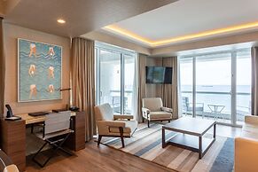 Oceanview Condo in Central Beach