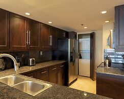 High-rise Comfort With Balcony and Pool