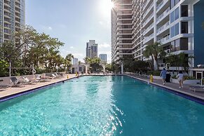 High-rise Comfort With Balcony and Pool