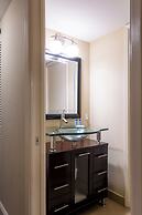 High-rise Comfort With Balcony and Pool