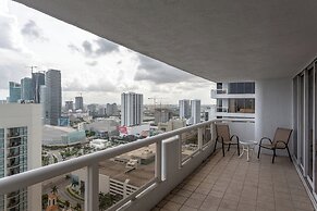 High-rise Comfort With Balcony and Pool