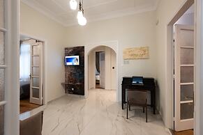 Blue Ark Lavish Sauna Suite