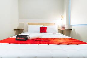 RedDoorz Plus near Osmena Highway 2 - Quarantine Hotel