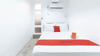 RedDoorz Plus @ Danlig Street Makati