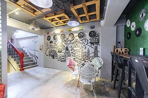 RedDoorz Plus @ Danlig Street Makati