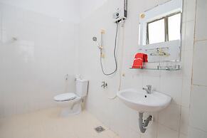 RedDoorz Plus near Bai Truoc