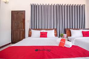 RedDoorz Plus near Bai Truoc