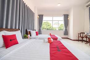 RedDoorz Plus near Bai Truoc