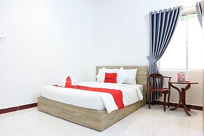 RedDoorz Plus near Bai Truoc