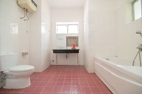 RedDoorz Plus near Bai Truoc