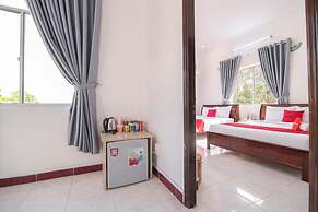 RedDoorz Plus near Bai Truoc