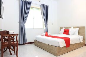 RedDoorz Plus near Bai Truoc