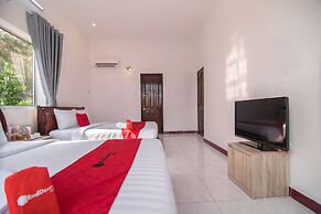 RedDoorz Plus near Bai Truoc