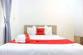 RedDoorz Plus near Bai Truoc