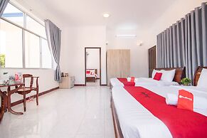 RedDoorz Plus near Bai Truoc