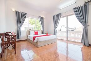 RedDoorz Plus near Bai Truoc