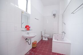 RedDoorz Plus near Bai Truoc