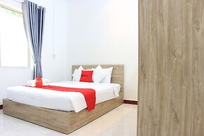 RedDoorz Plus near Bai Truoc