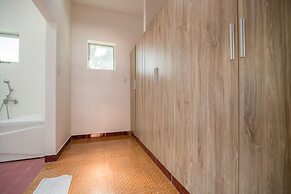 RedDoorz Plus near Bai Truoc