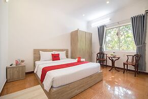 RedDoorz Plus near Bai Truoc