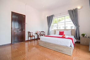 RedDoorz Plus near Bai Truoc